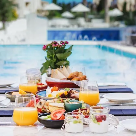 Elysia Park Miris Apartment *