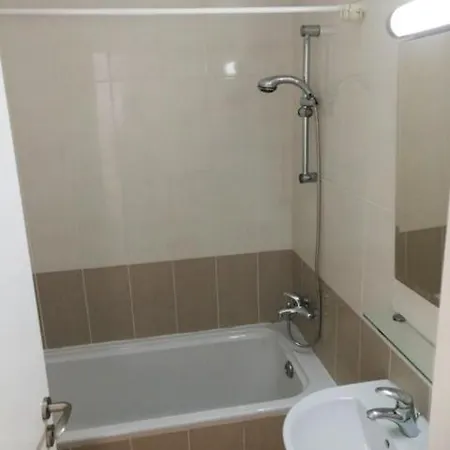 Elysia Park Miris * Paphos