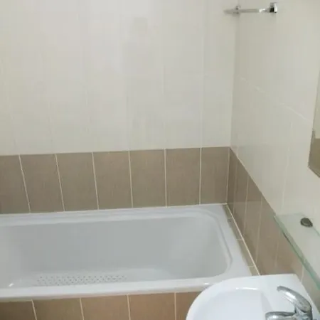 Apartment Elysia Park Miris